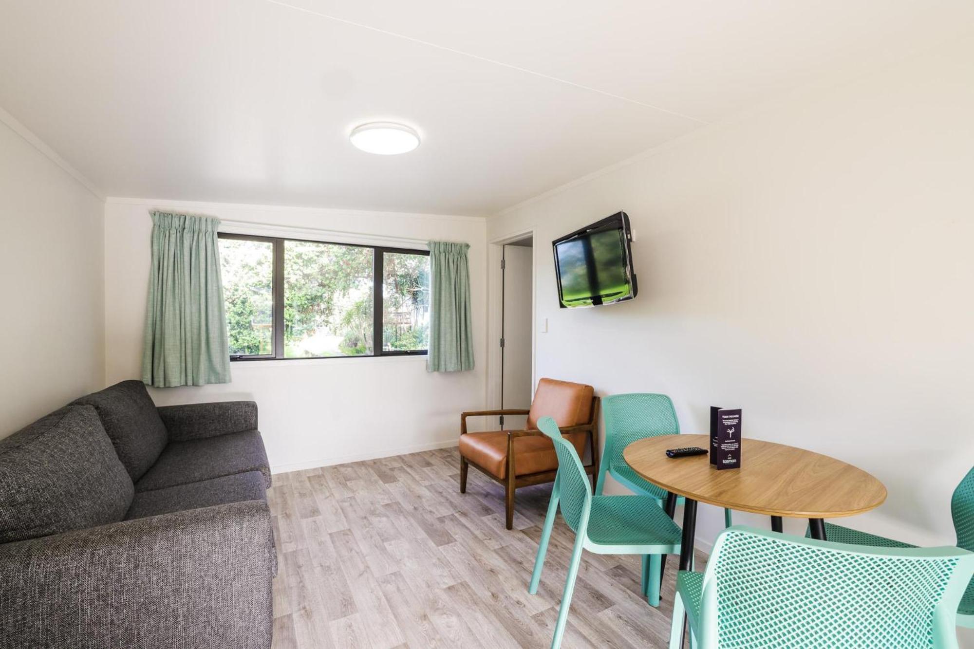 Tasman Holiday Parks - Waihi Beach Exterior photo Living area of a one bedroom apartment