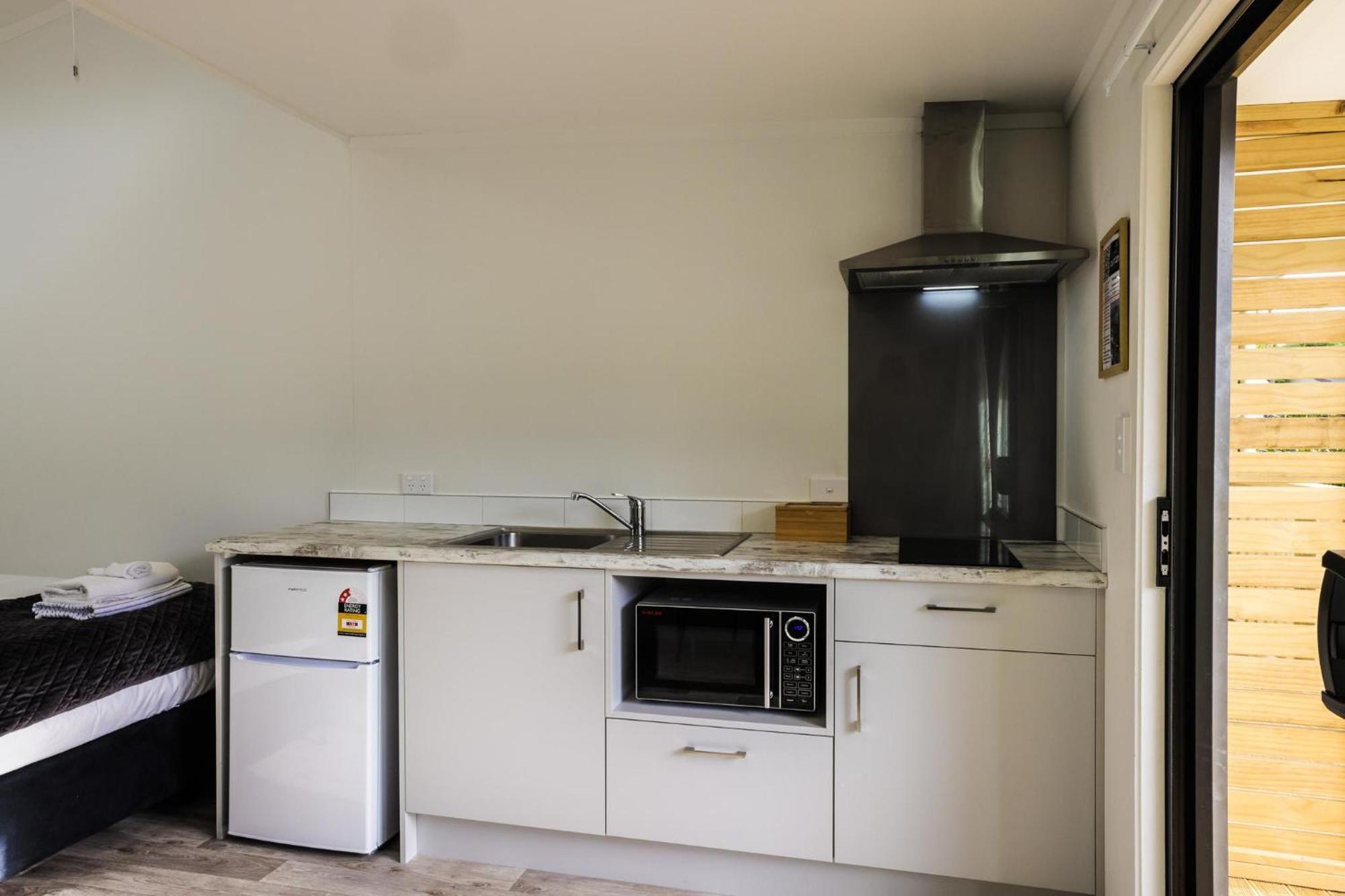 Tasman Holiday Parks - Waihi Beach Exterior photo A kitchen in a motel