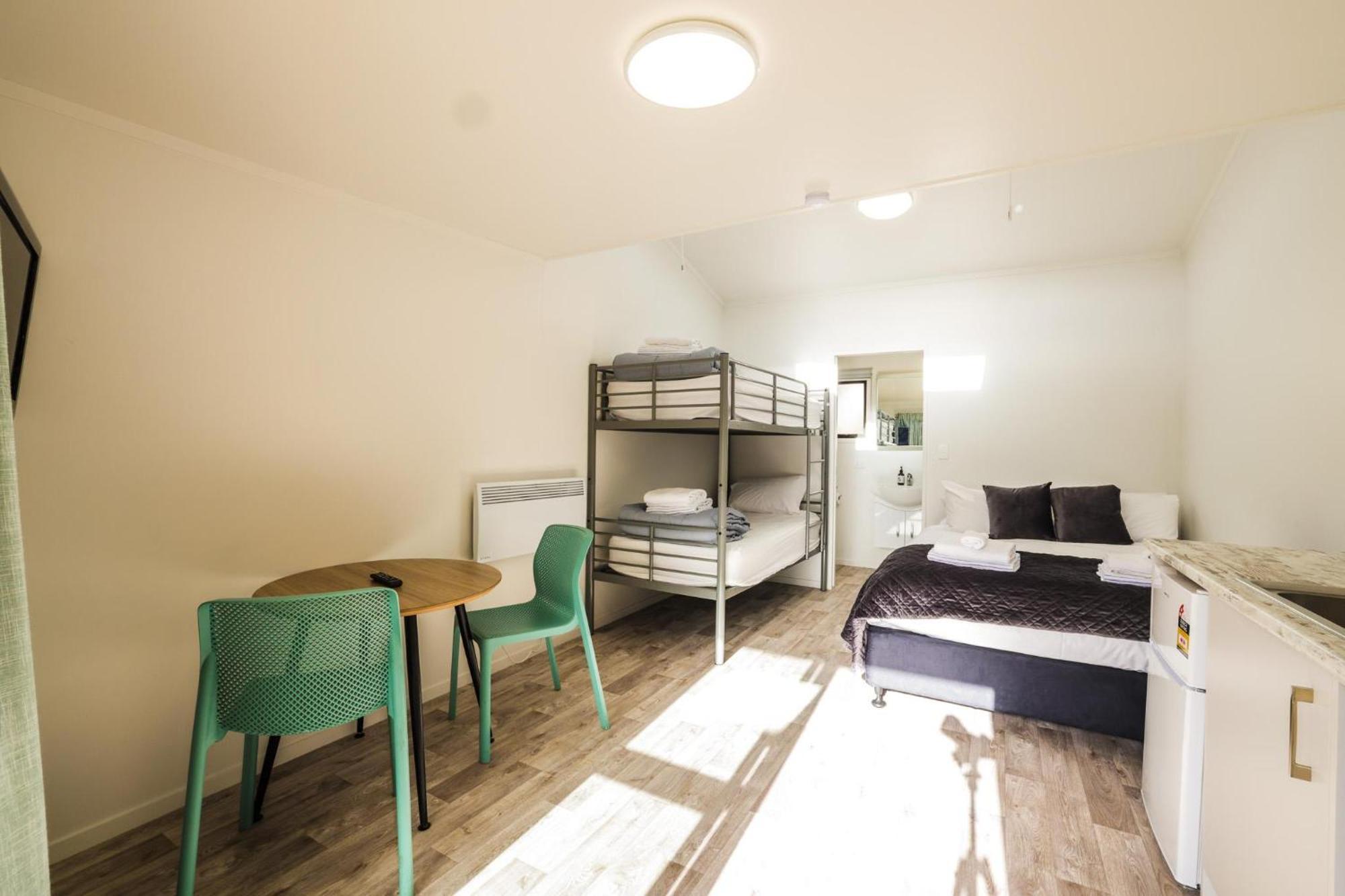 Tasman Holiday Parks - Waihi Beach Exterior photo A typical studio apartment