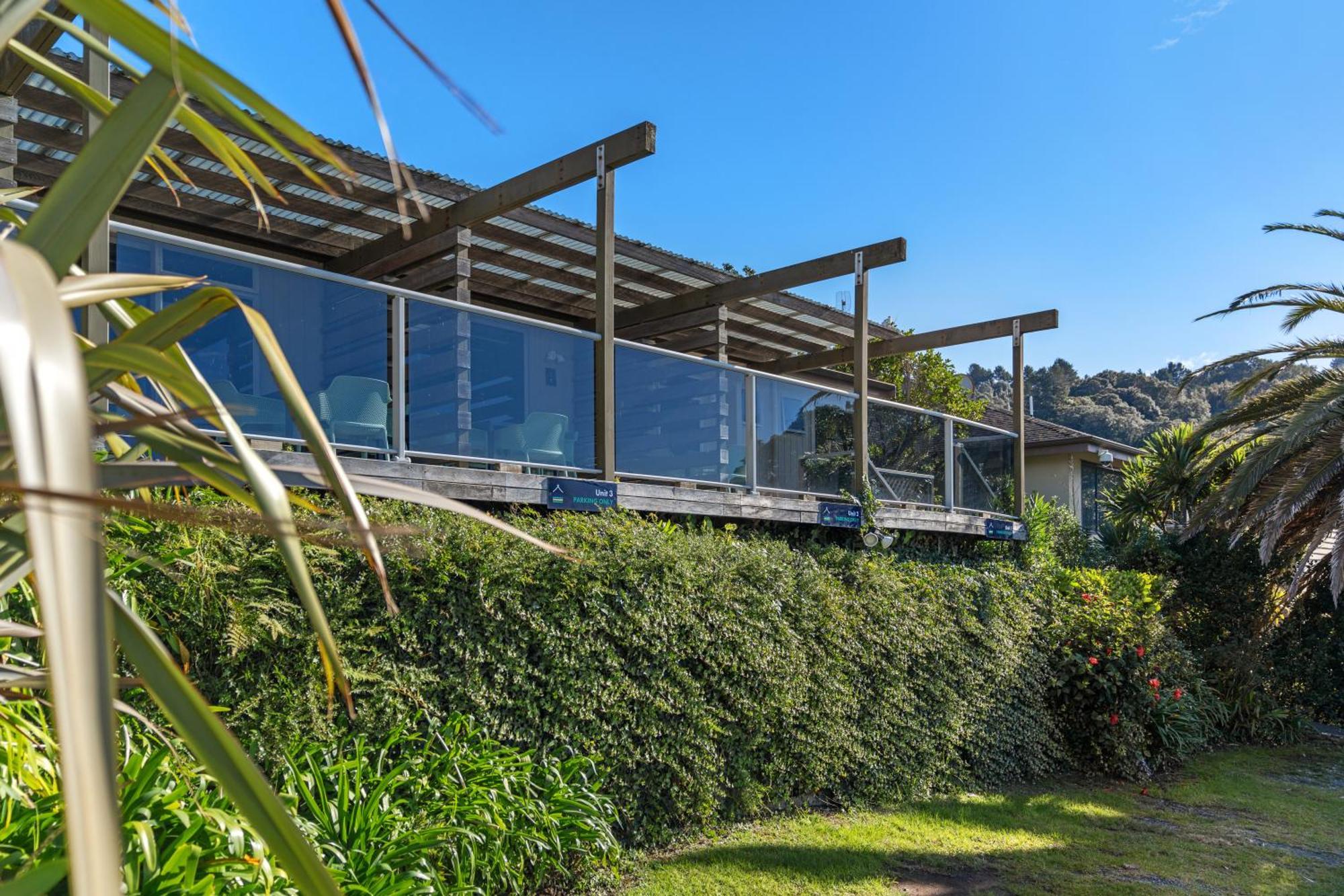 Tasman Holiday Parks - Waihi Beach Exterior photo The house from the garden