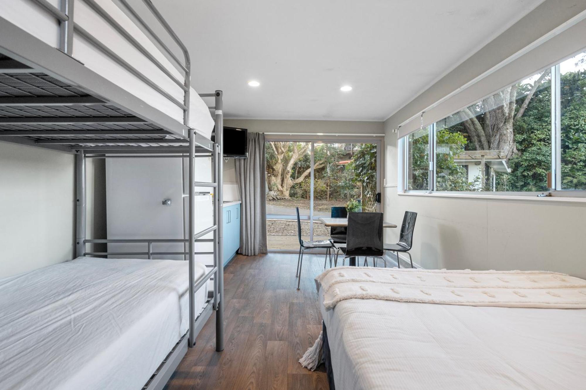 Tasman Holiday Parks - Waihi Beach Exterior photo A typical studio at the University of Western Australia