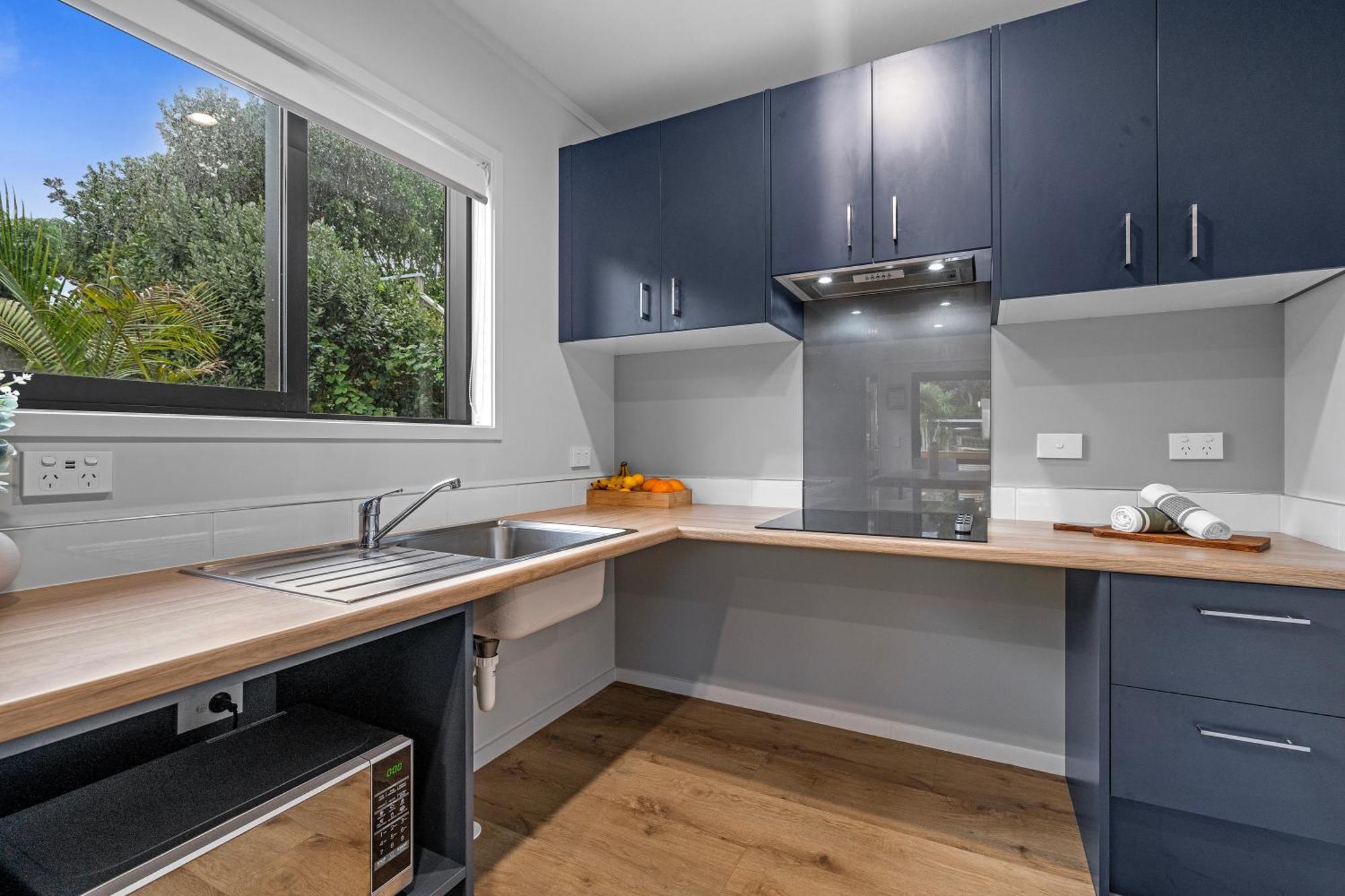 Tasman Holiday Parks - Waihi Beach Exterior photo A modern kitchen